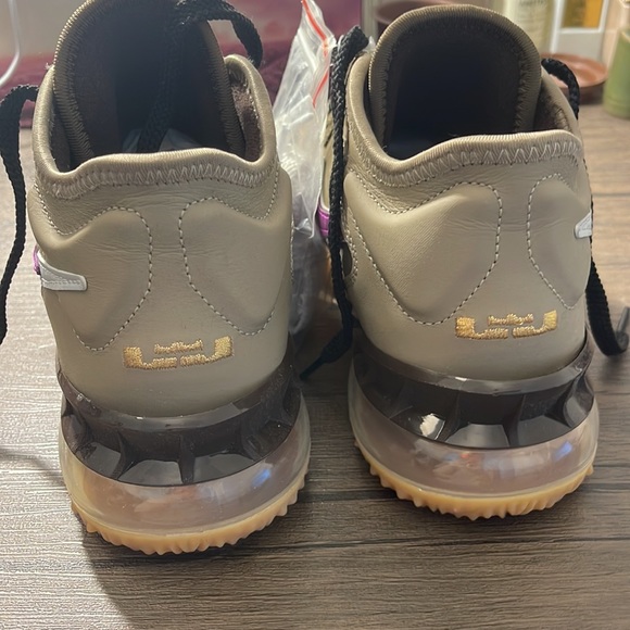 NEW Nike Air Max Atmos ✖️ Lebron 18 Low ‘Viotech’ - Picture 3 of 4